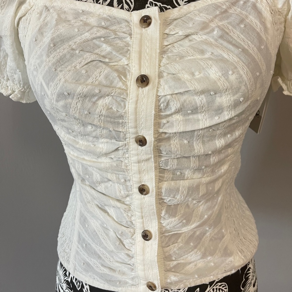 BP. Ruched Puff Sleeve Top - Picture 2 of 6